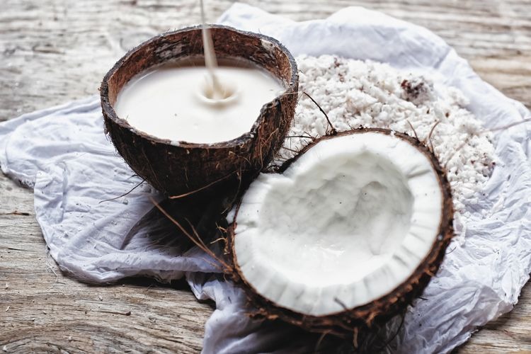 Manfaat Air Kelapa untuk Kesehatan Tubuh